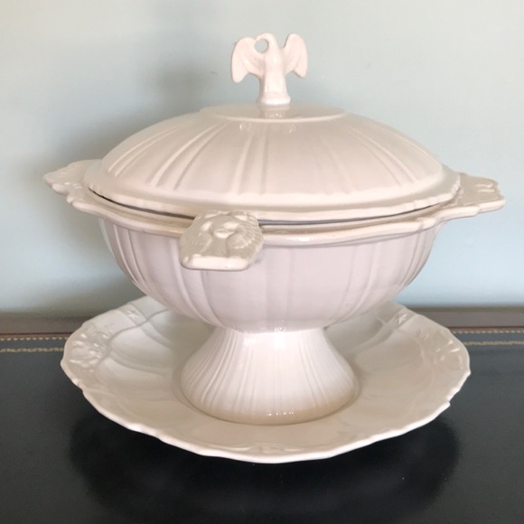Soup Tureen- American Eagle 🦅 Decorate this piece. - Picture 1 of 16